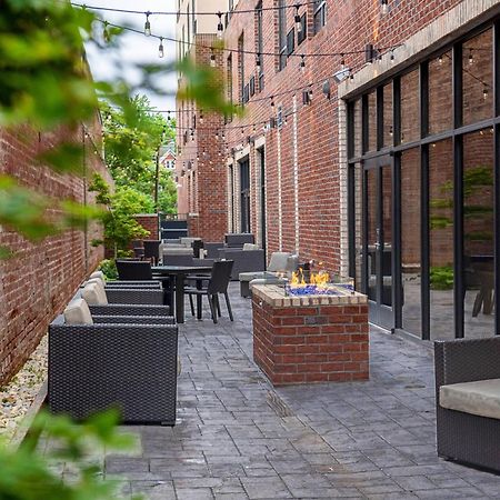 Courtyard Winston-Salem Downtown Hotel Exterior foto