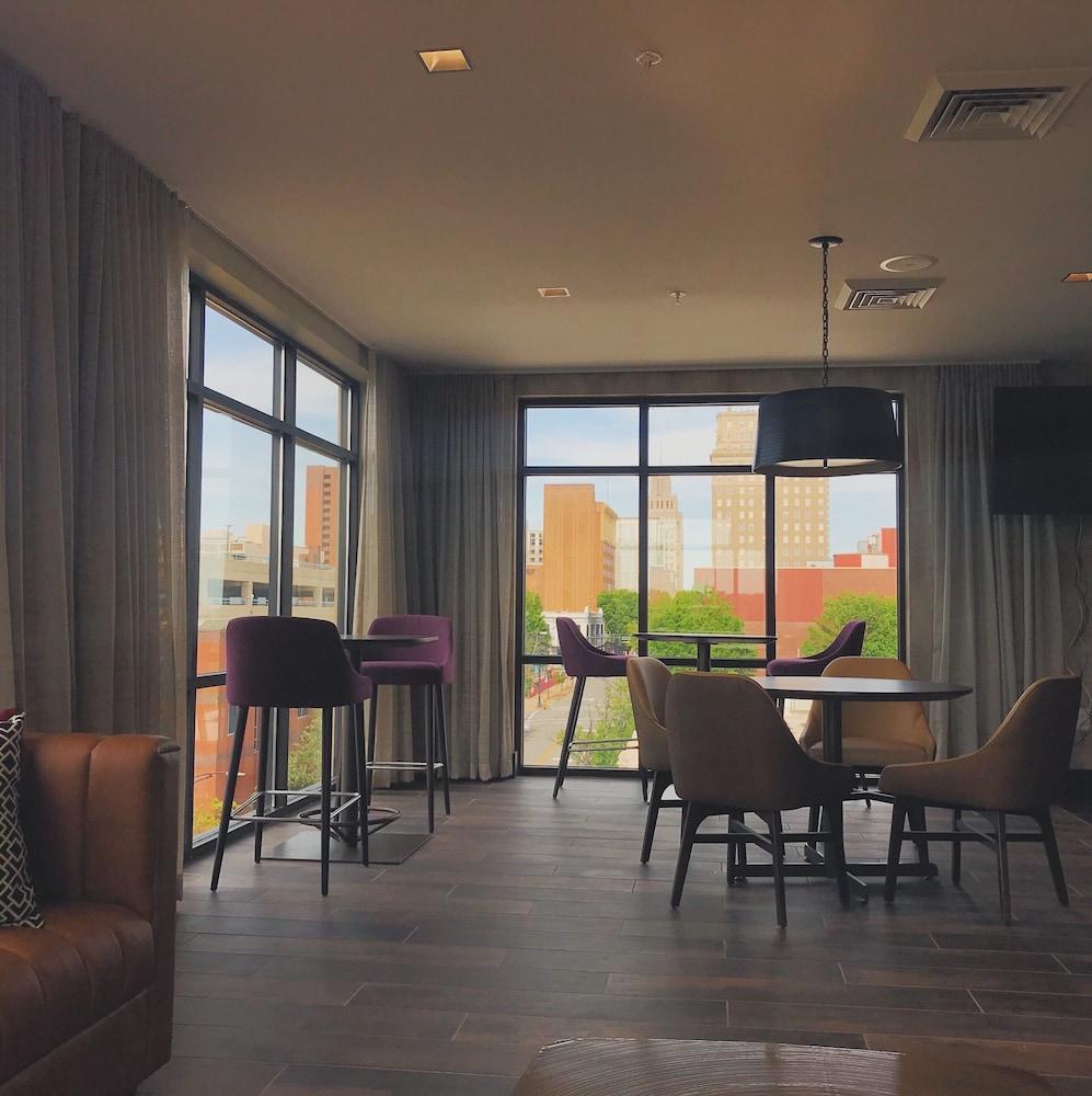 Courtyard Winston-Salem Downtown Hotel Exterior foto