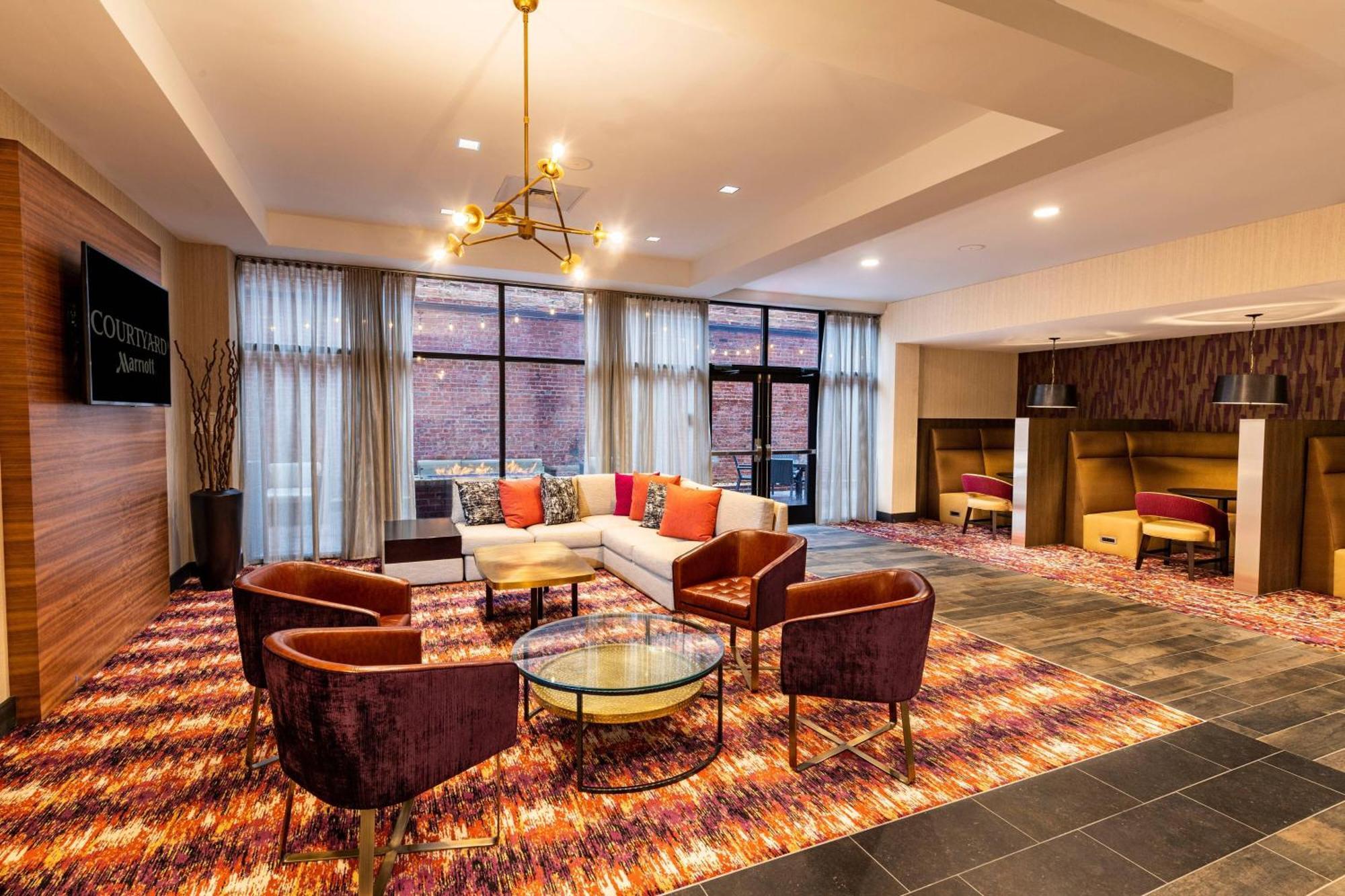 Courtyard Winston-Salem Downtown Hotel Exterior foto